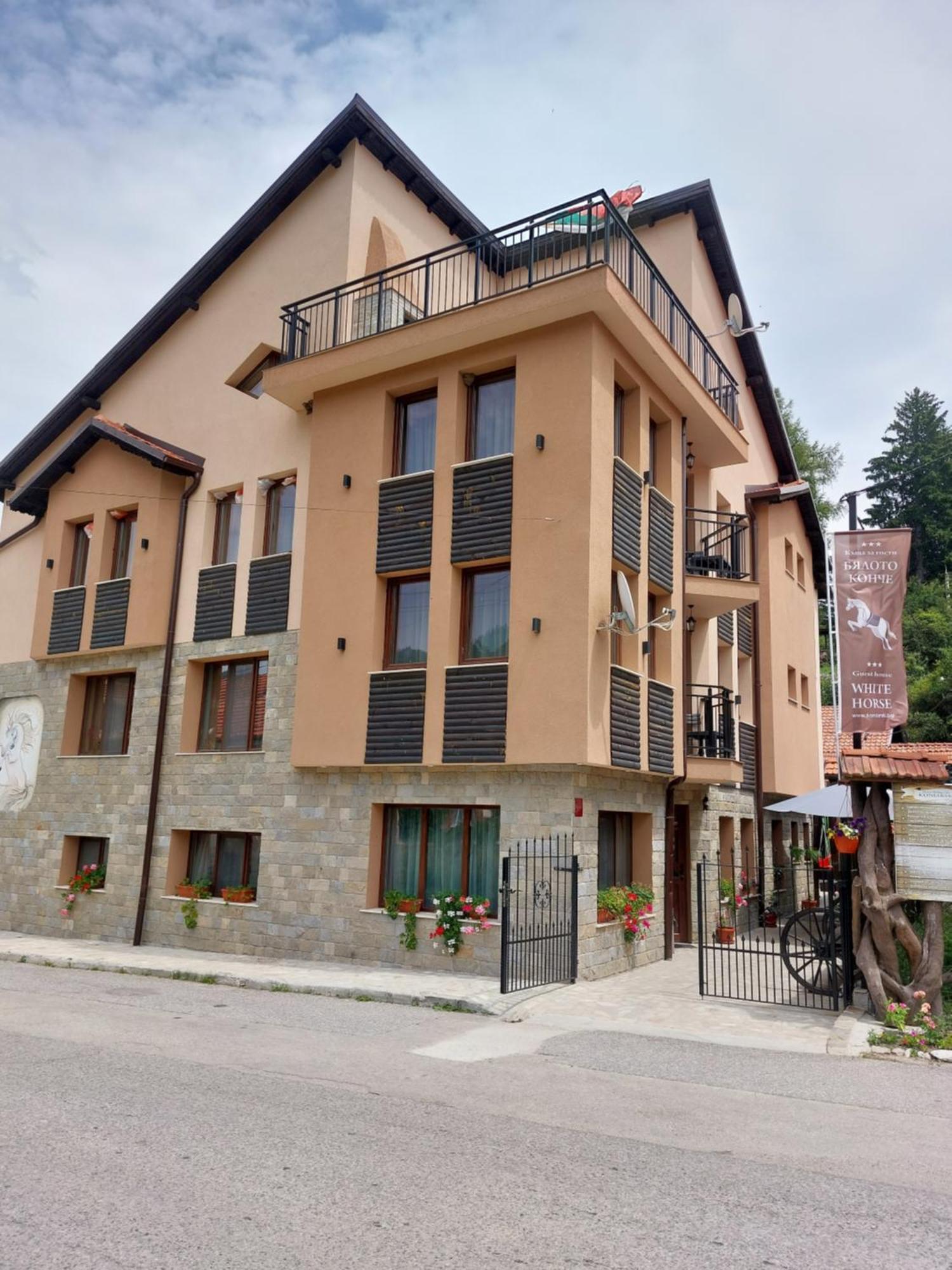 Kesta Za Gosti Byaloto Konche Hotel Beli Iskar Exterior photo