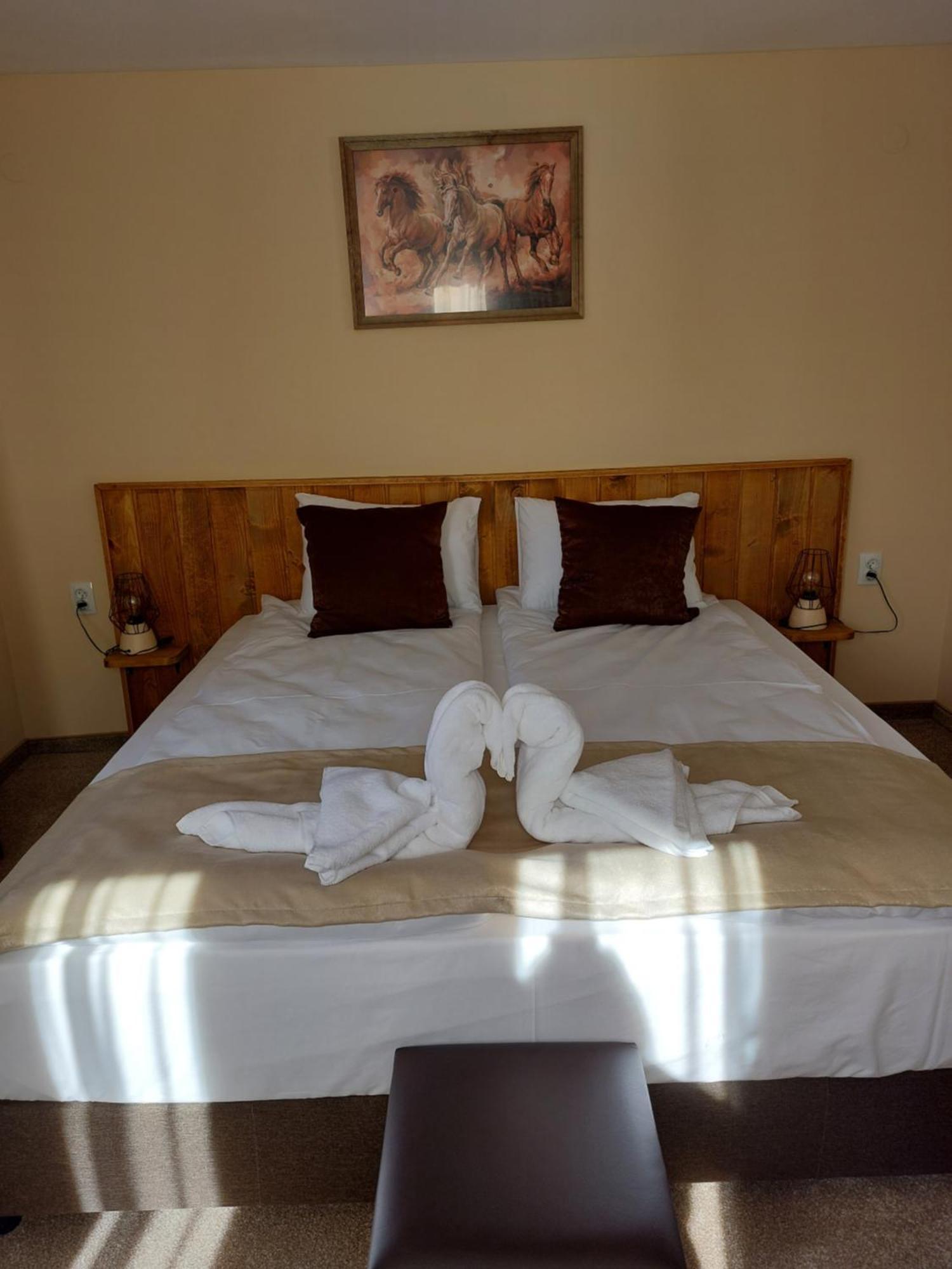 Kesta Za Gosti Byaloto Konche Hotel Beli Iskar Room photo